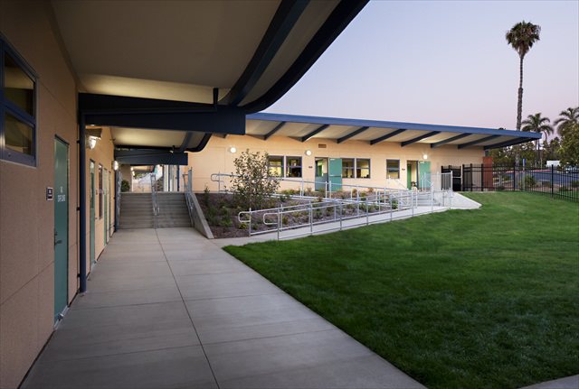 Lincoln Middle photo