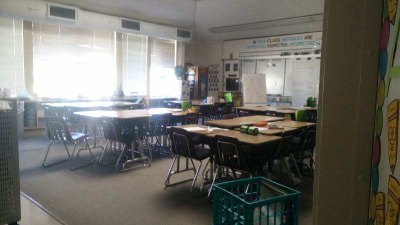 Highlands Elementary photo