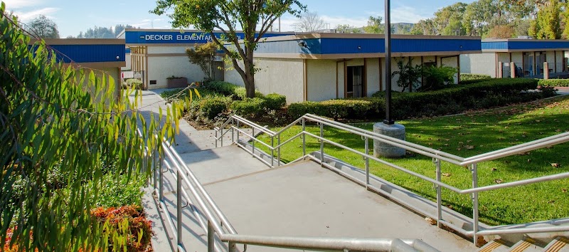 Decker Elementary photo