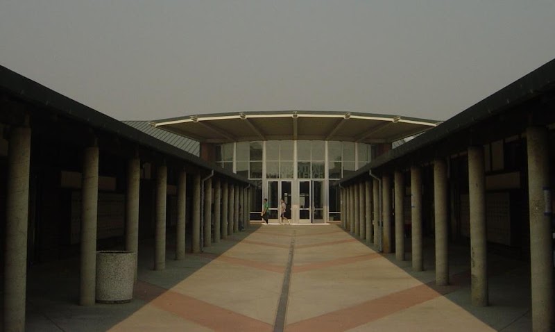 Oakmont High photo