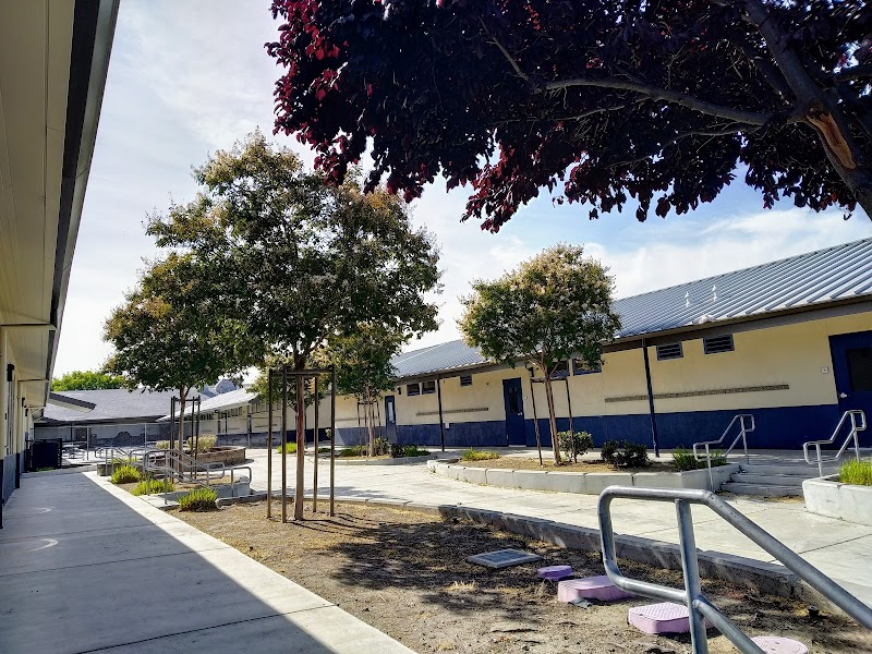 Ellis Elementary photo