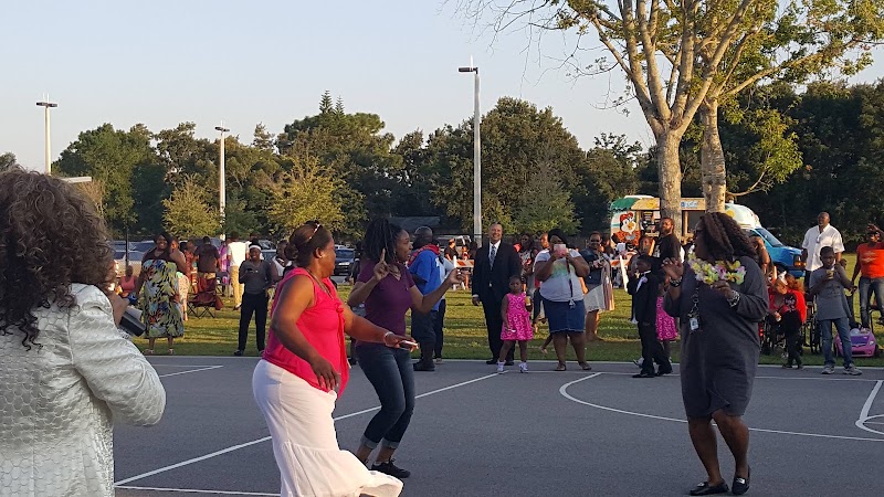 WASHINGTON SHORES ELEMENTARY photo